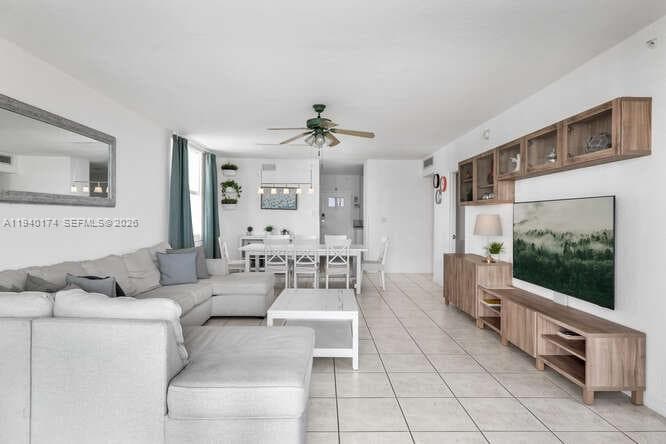A11940174 — Miami Beach — 17