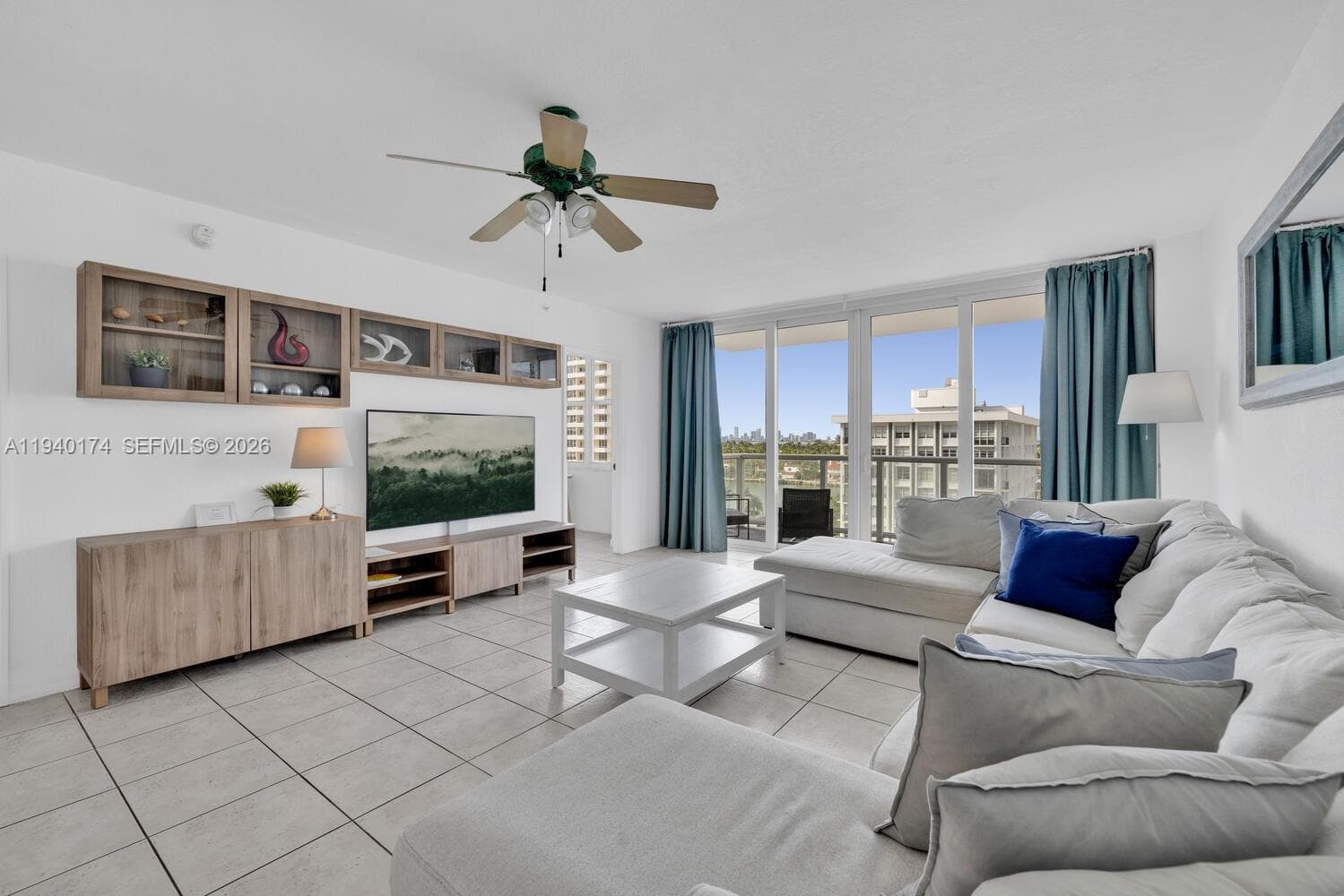 A11940174 — Miami Beach
