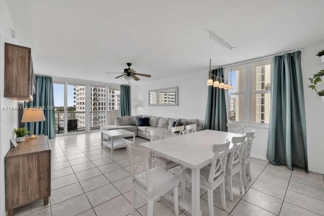 A11940174 — Miami Beach — 29