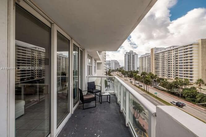 A11940174 — Miami Beach — 4
