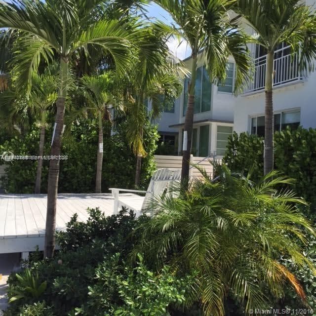 A11940198 — Miami Beach — 22