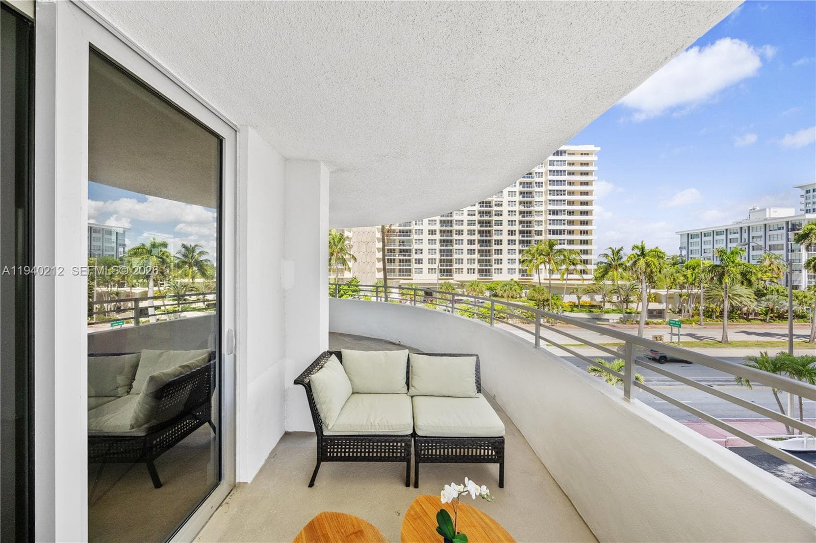 A11940212 — Miami Beach — 13