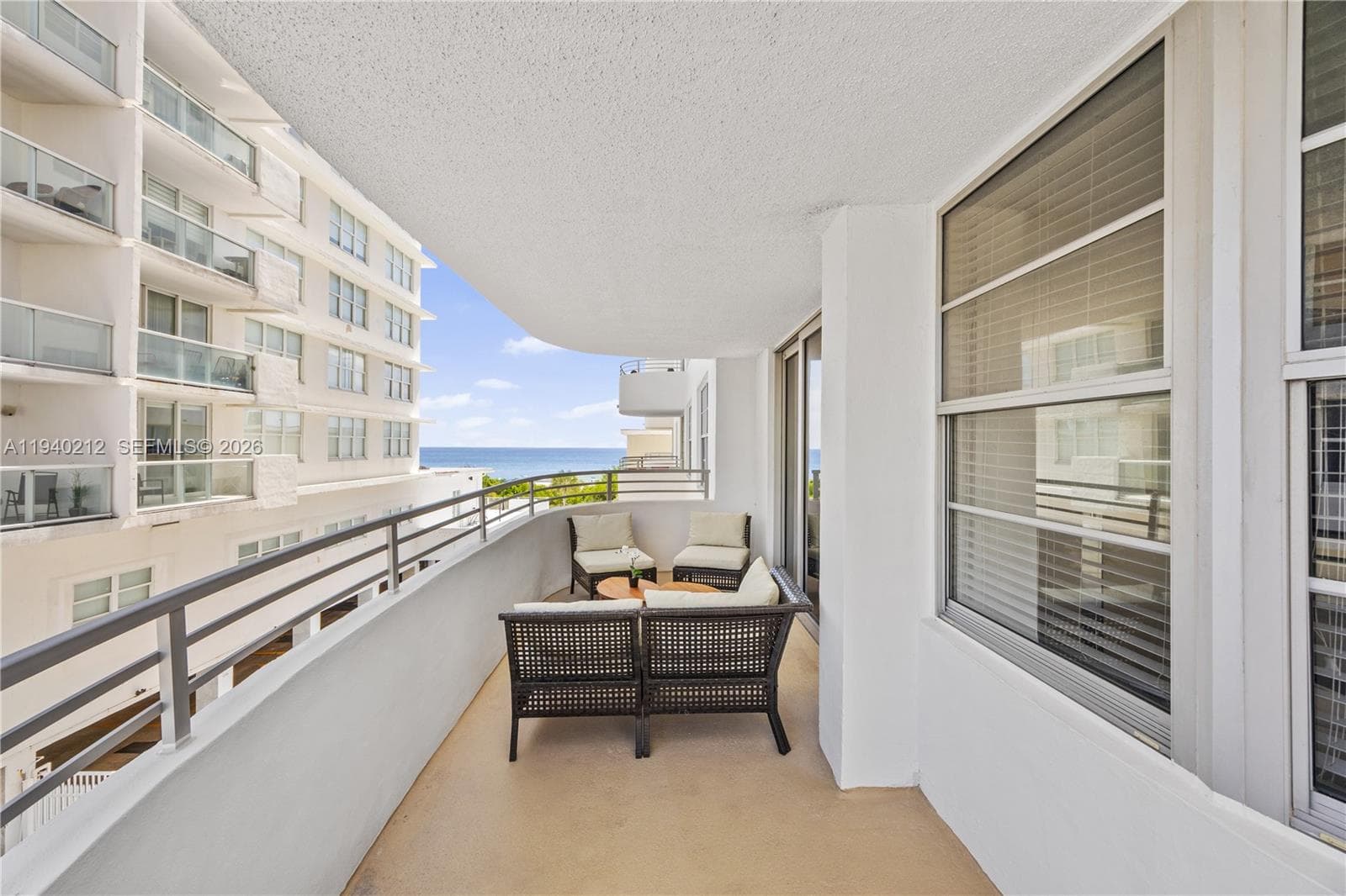 A11940212 — Miami Beach — 12
