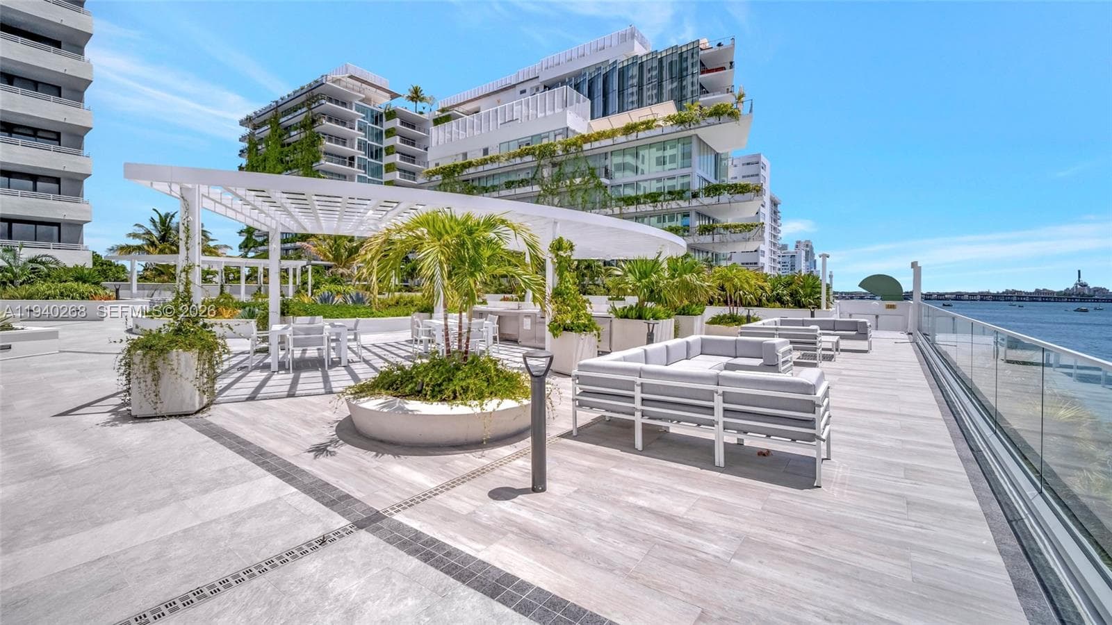 A11940268 — Miami Beach — 68