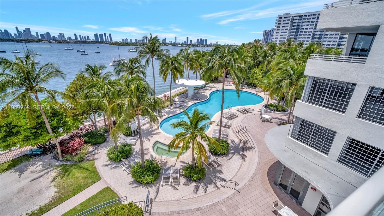 A11940268 — Miami Beach — 60