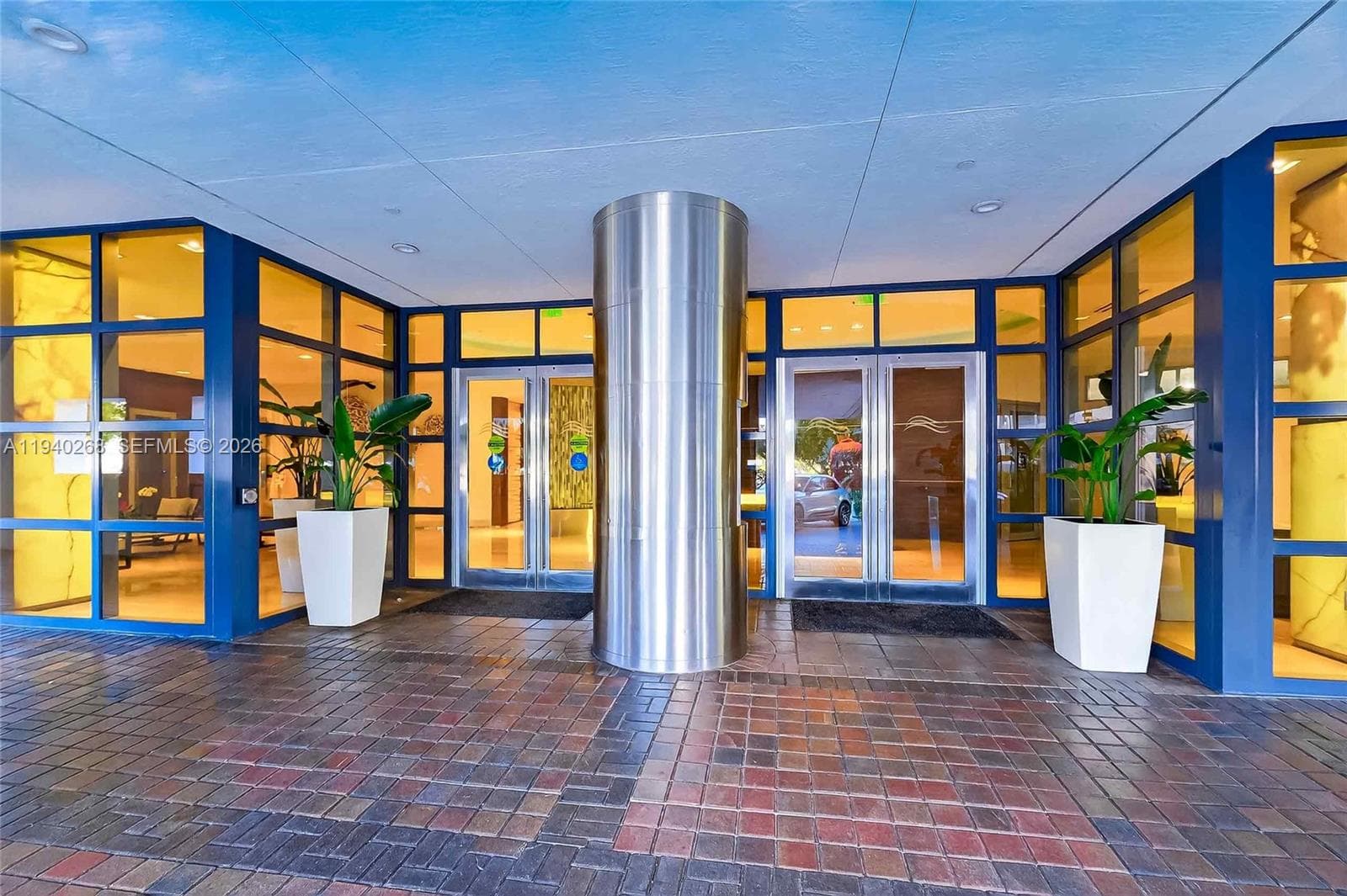 A11940268 — Miami Beach — 70