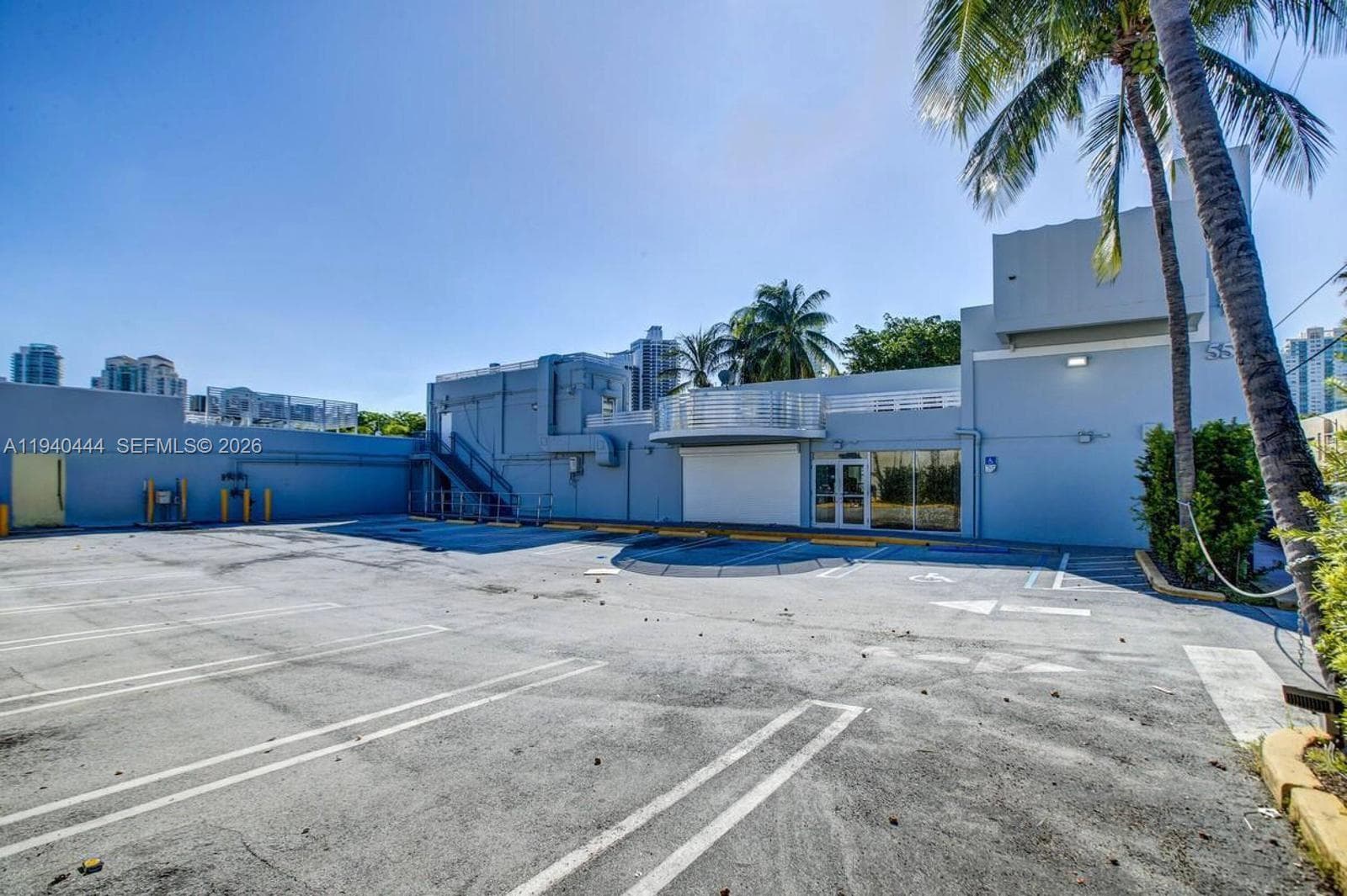 A11940444 — Miami Beach — 16
