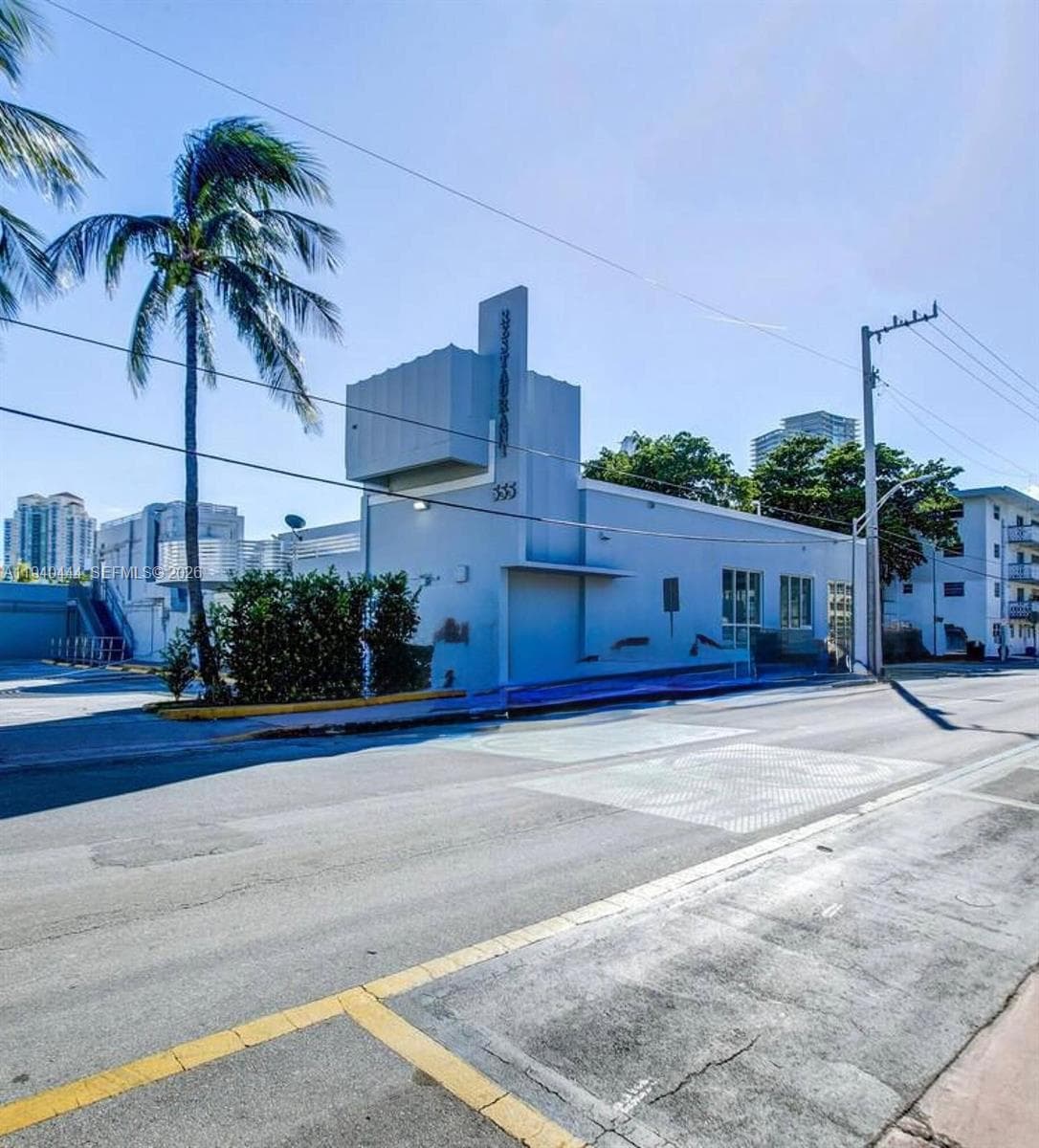 A11940444 — Miami Beach