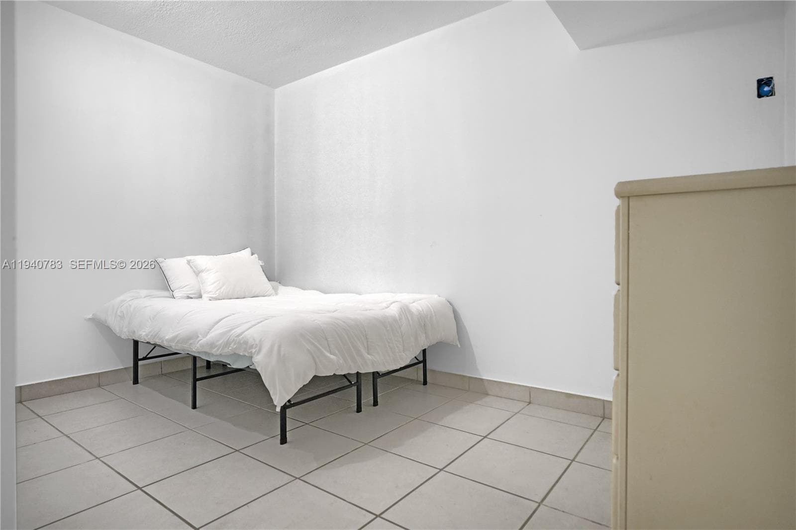 A11940783 — Miami Beach — 12