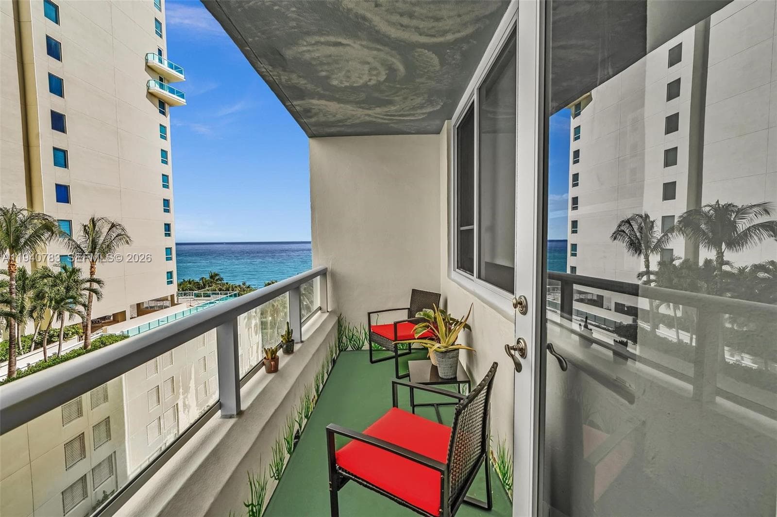 A11940783 — Miami Beach — 22