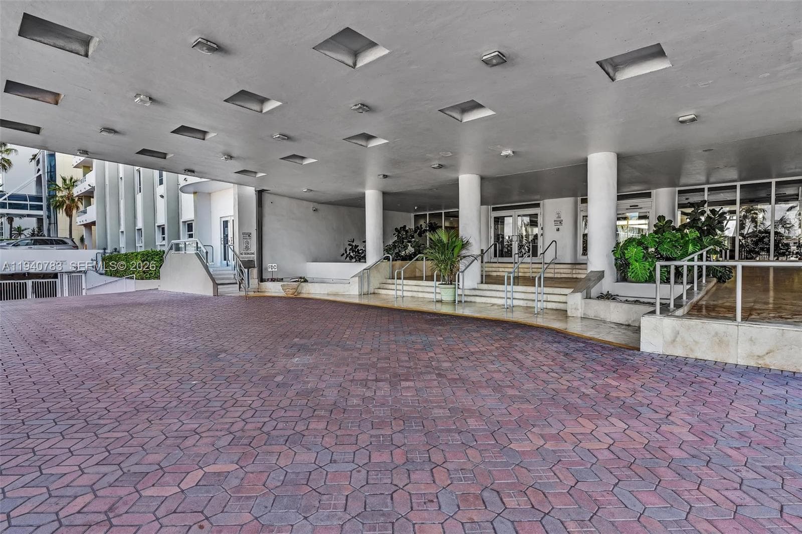 A11940783 — Miami Beach — 3