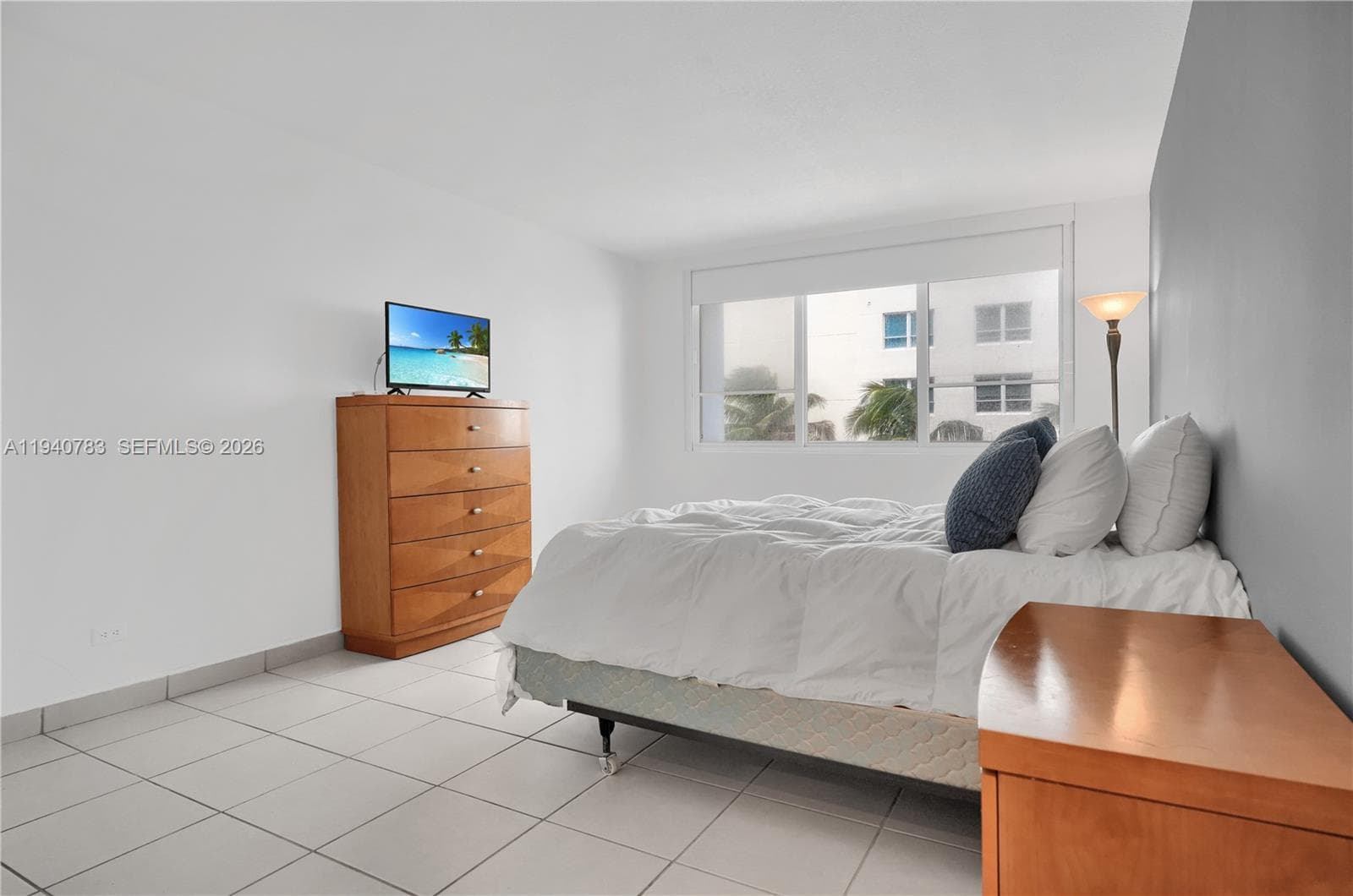 A11940783 — Miami Beach — 10