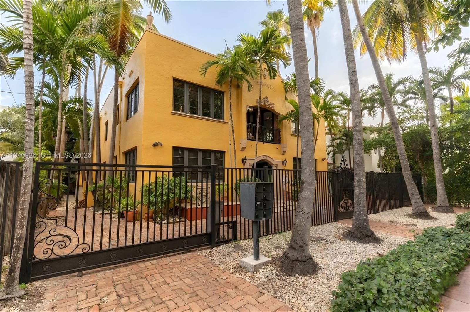 A11940926 — Miami Beach