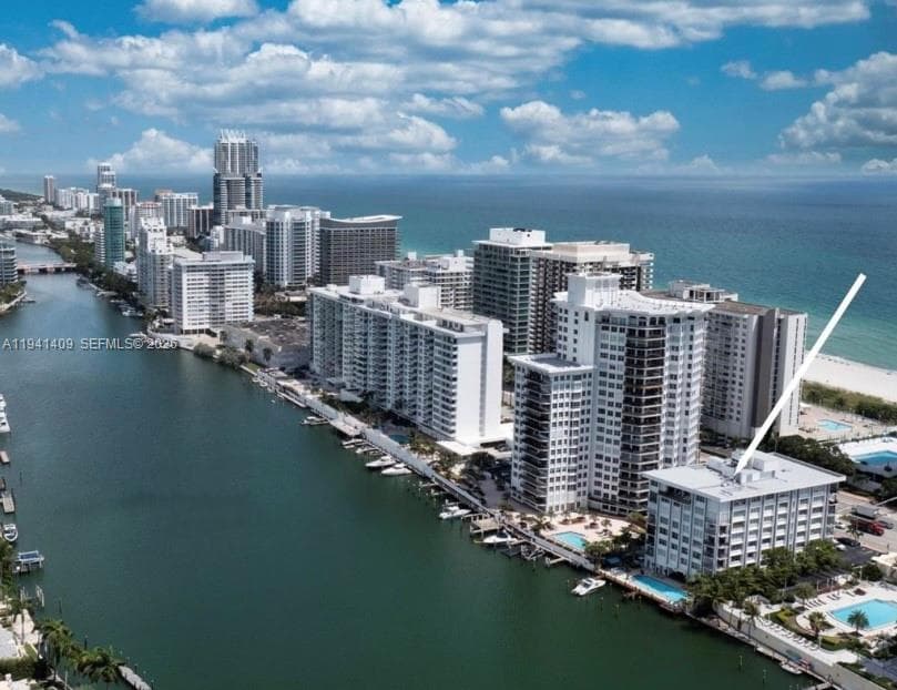 A11941409 — Miami Beach — 56