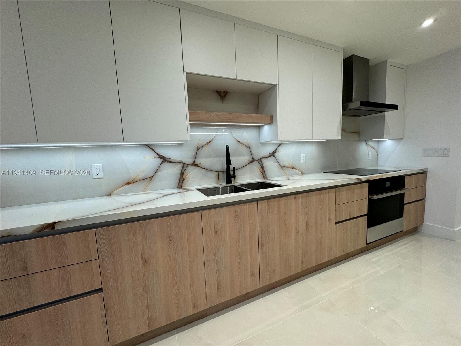 A11941409 — Miami Beach — 16