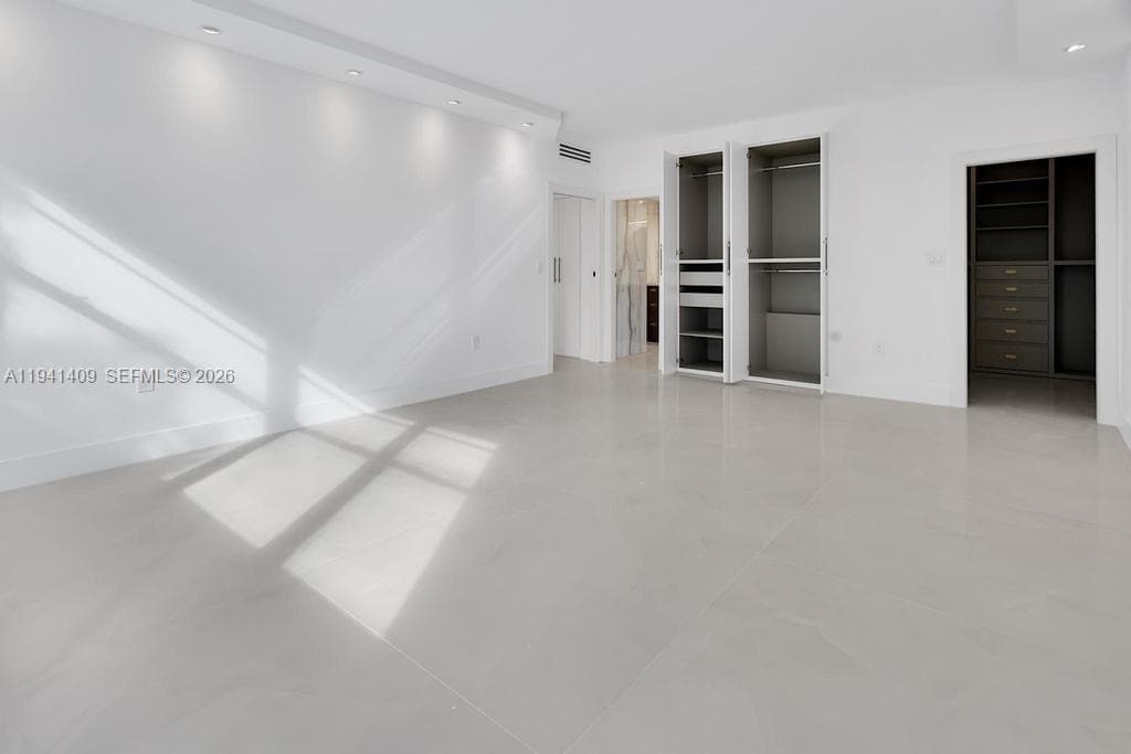A11941409 — Miami Beach — 49