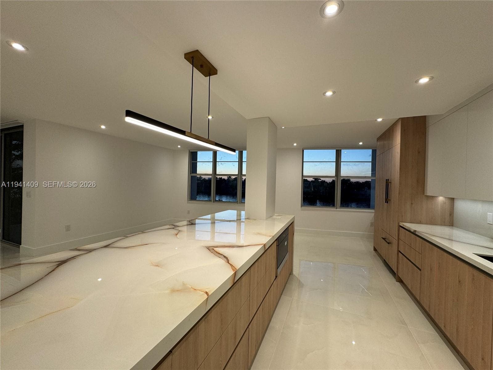 A11941409 — Miami Beach — 14