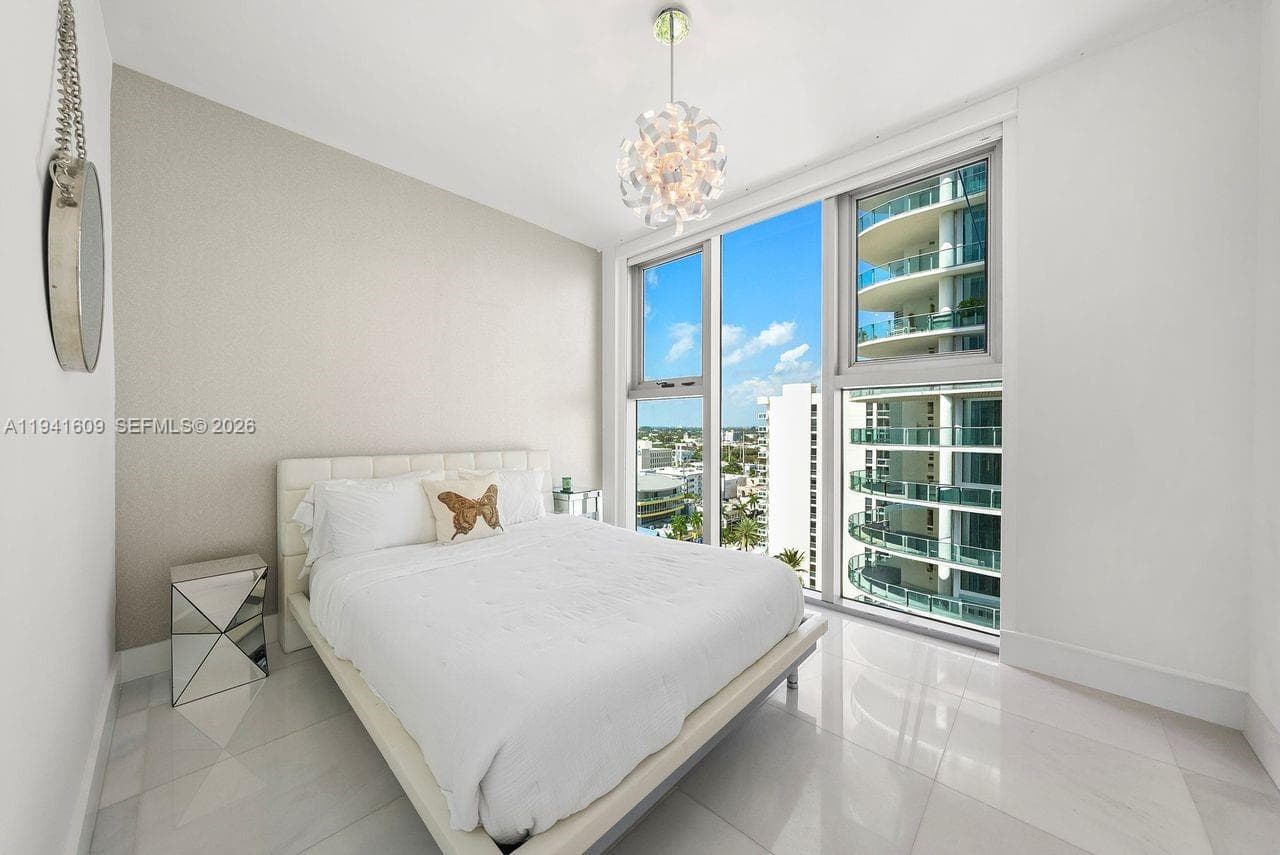 A11941609 — Miami Beach — 26