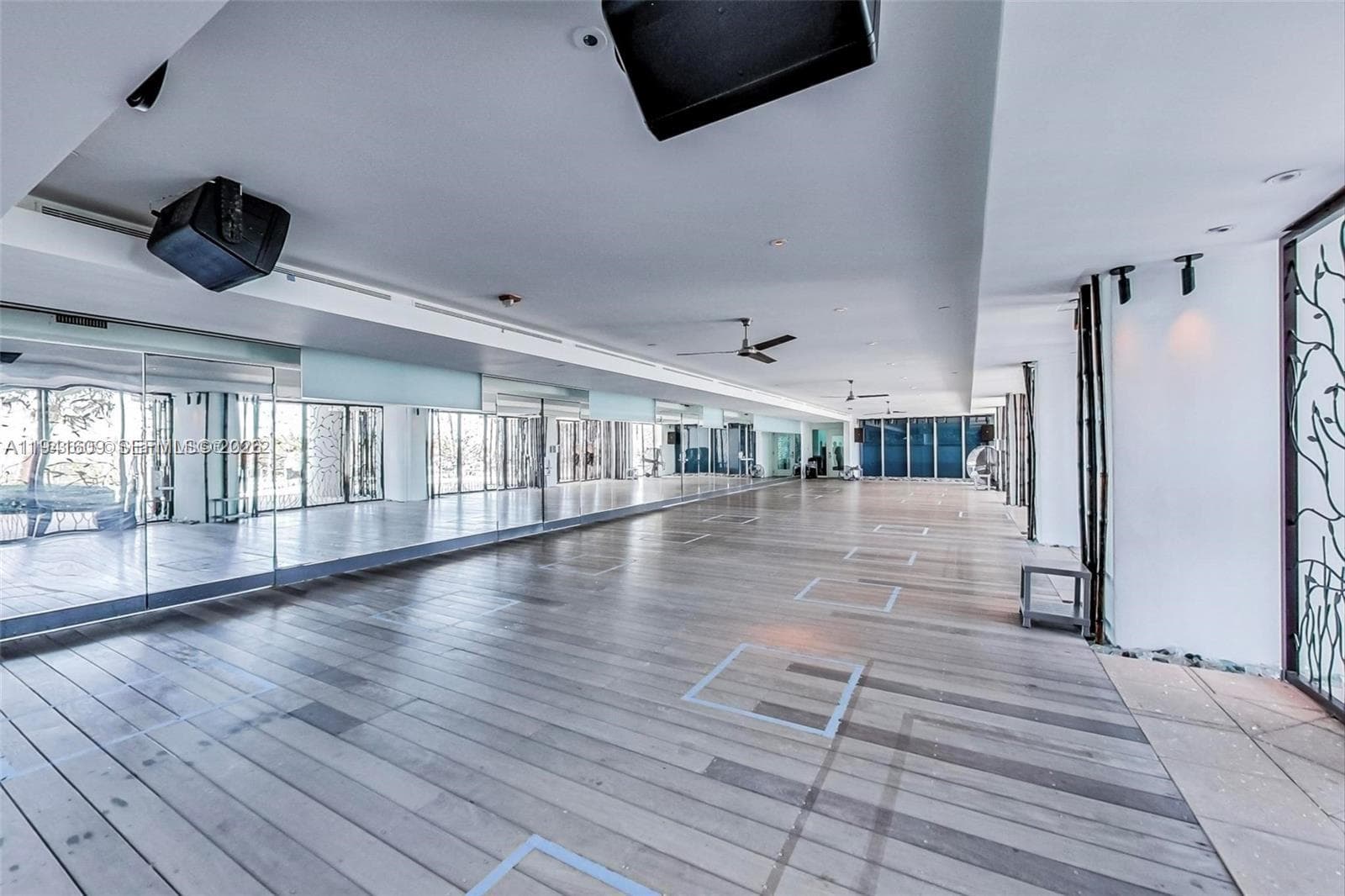 A11941609 — Miami Beach — 66