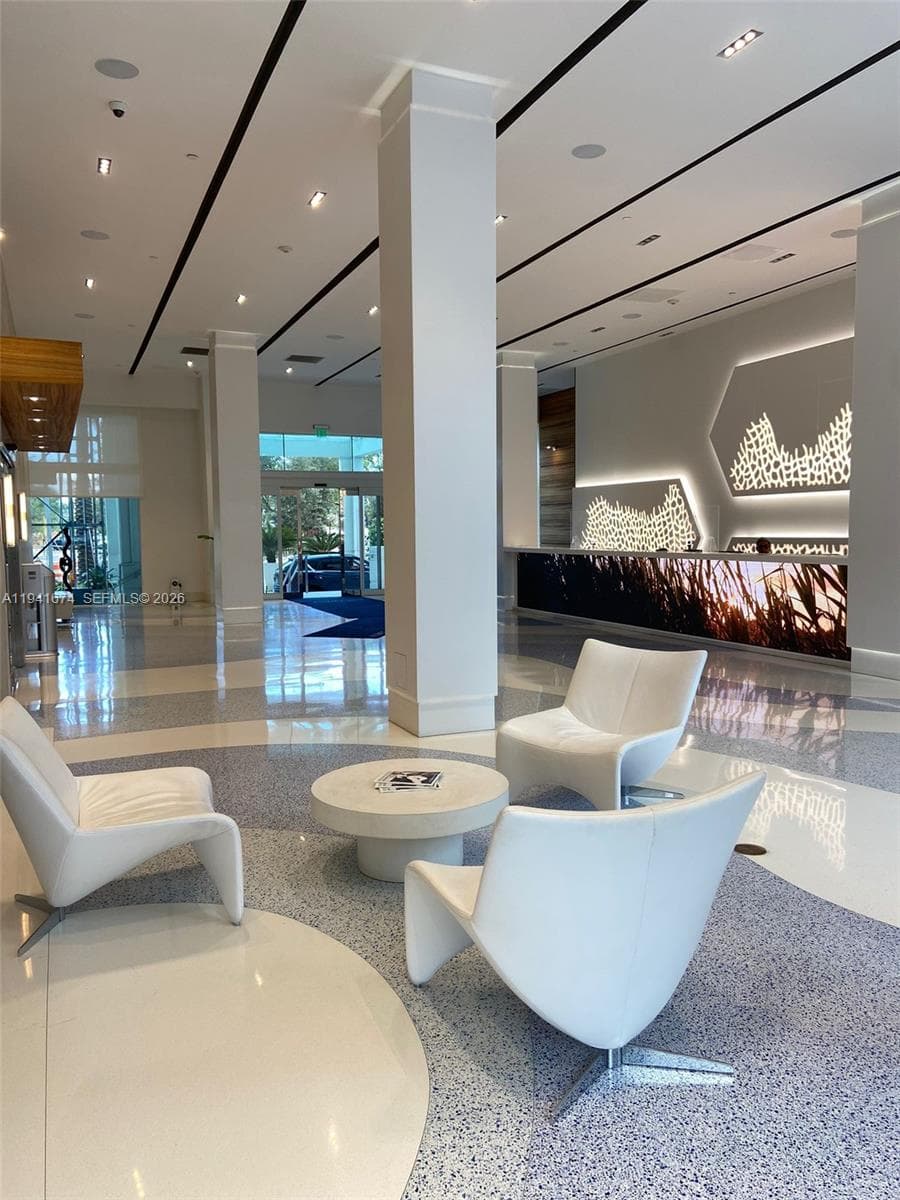 A11941674 — Miami Beach — 5