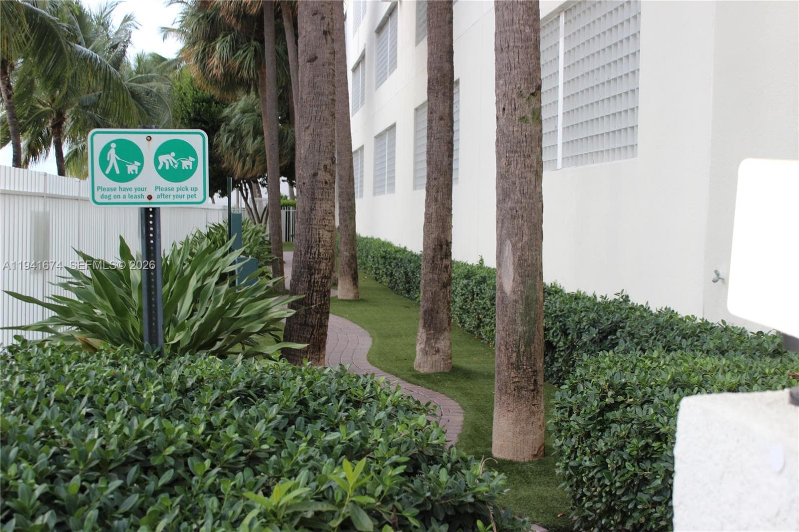 A11941674 — Miami Beach — 33