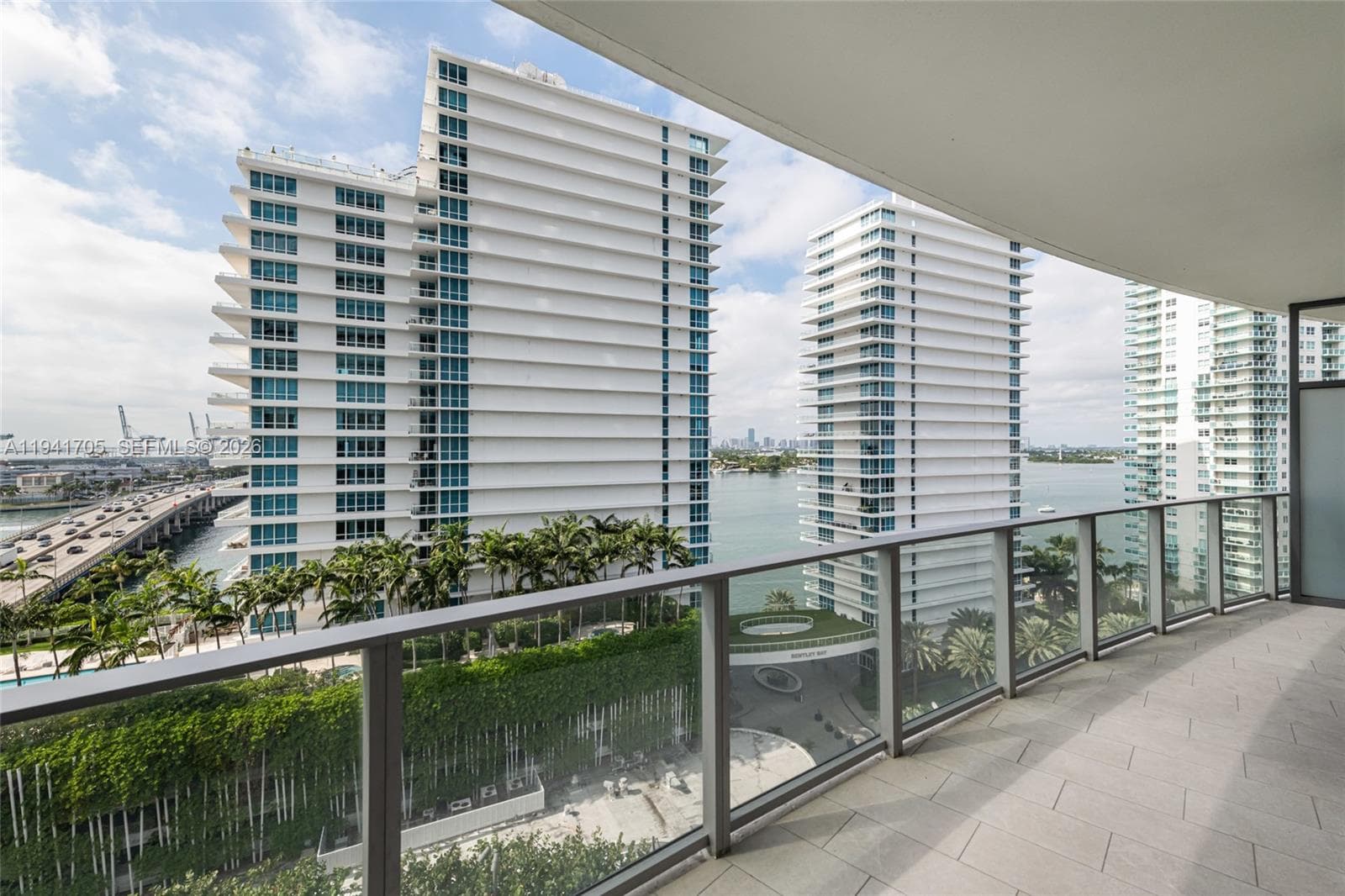 A11941705 — Miami Beach — 11