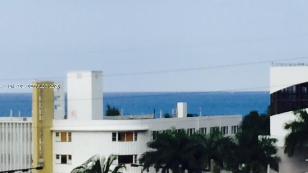 A11941762 — Miami Beach — 46
