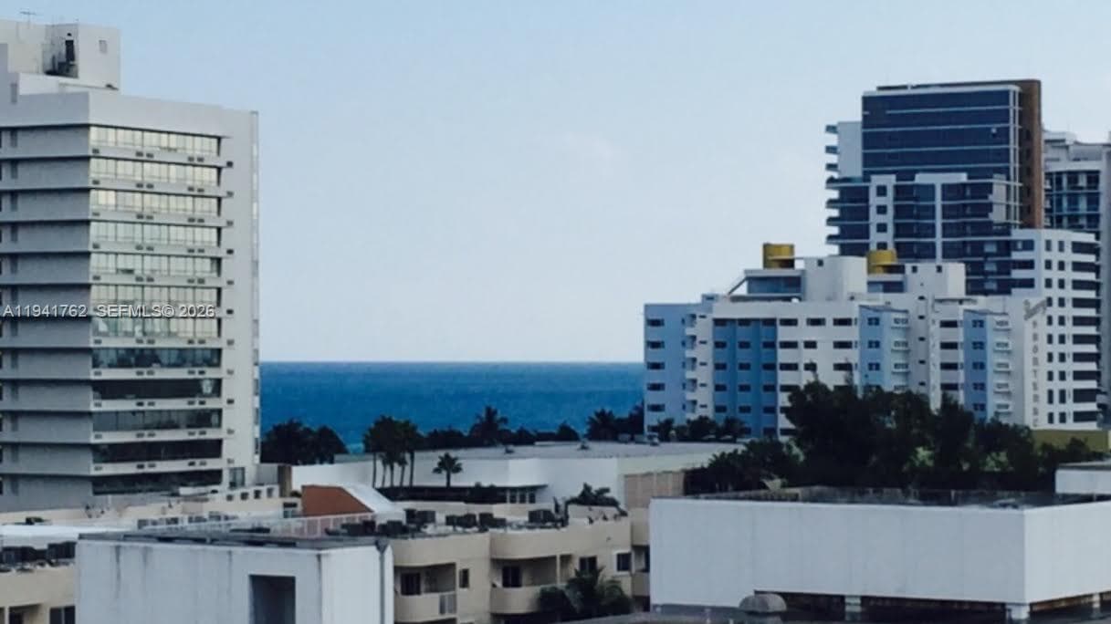 A11941762 — Miami Beach — 45