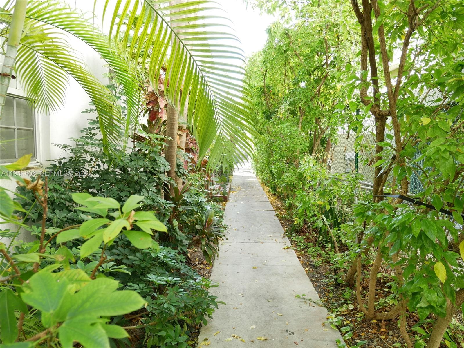 A11941808 — Miami Beach — 14