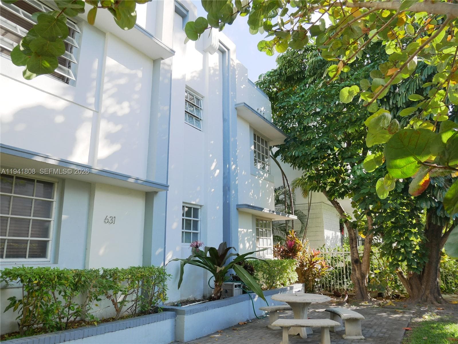A11941808 — Miami Beach — 15