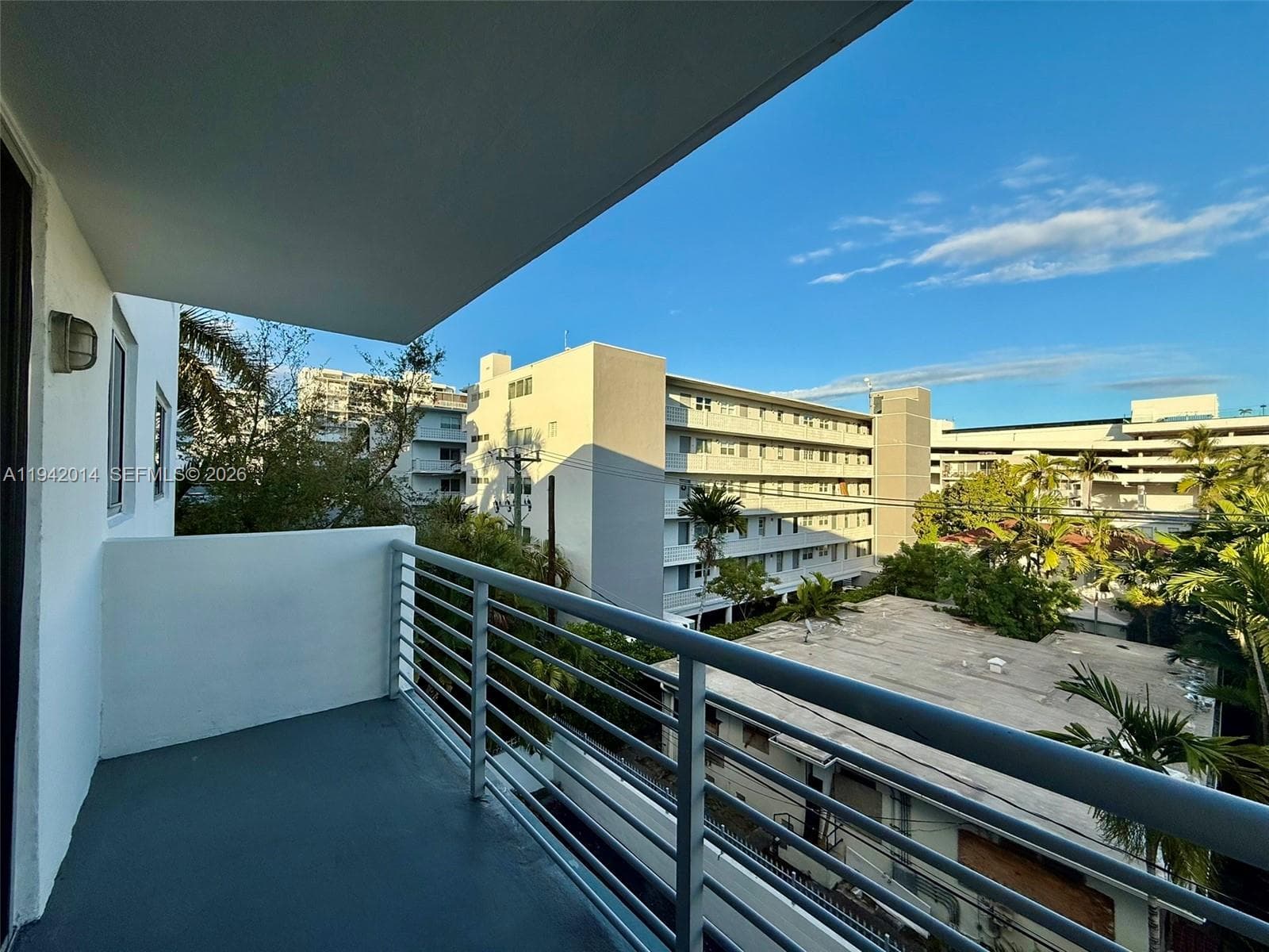A11942014 — Miami Beach — 14