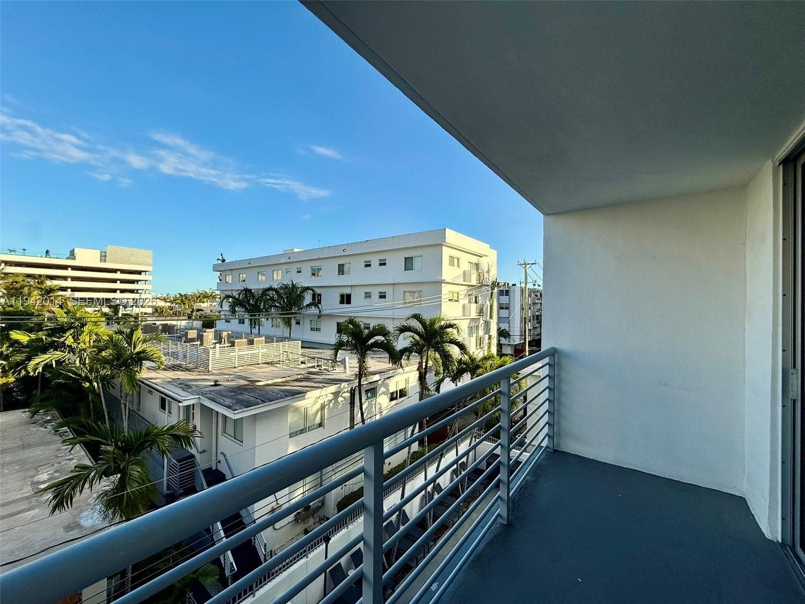 A11942014 — Miami Beach — 15