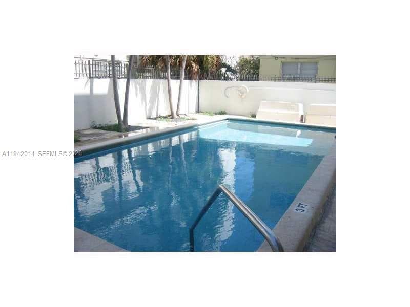 A11942014 — Miami Beach — 35