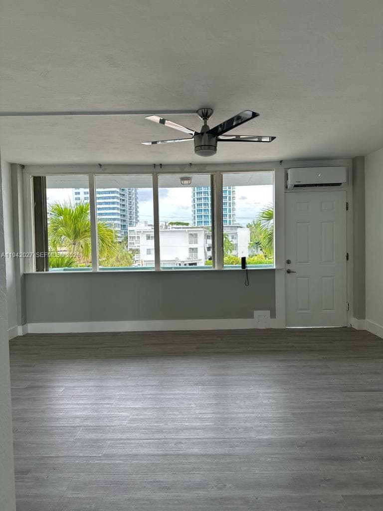 A11942027 — Miami Beach — 6