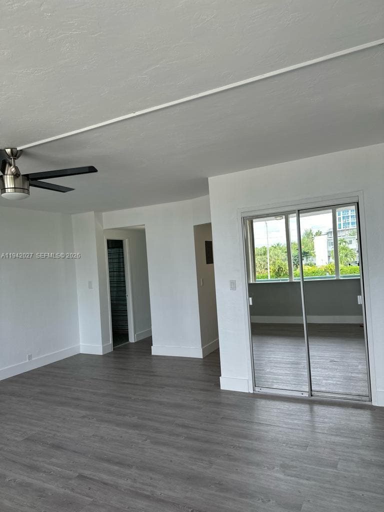 A11942027 — Miami Beach — 12