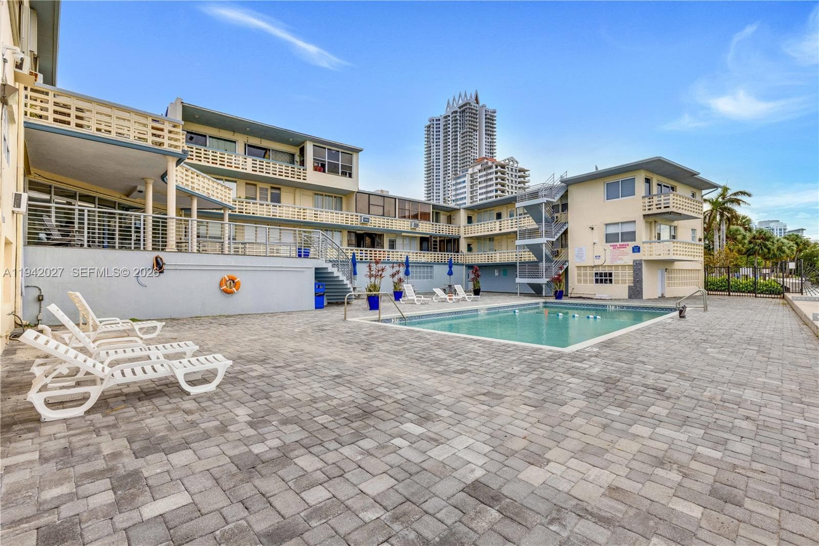 A11942027 — Miami Beach — 22