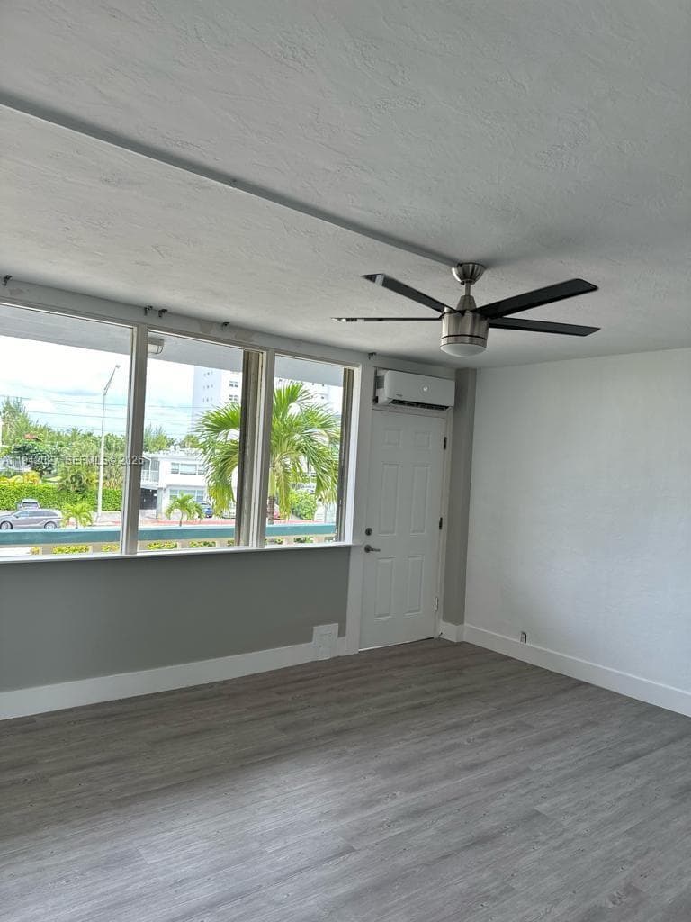 A11942027 — Miami Beach — 14