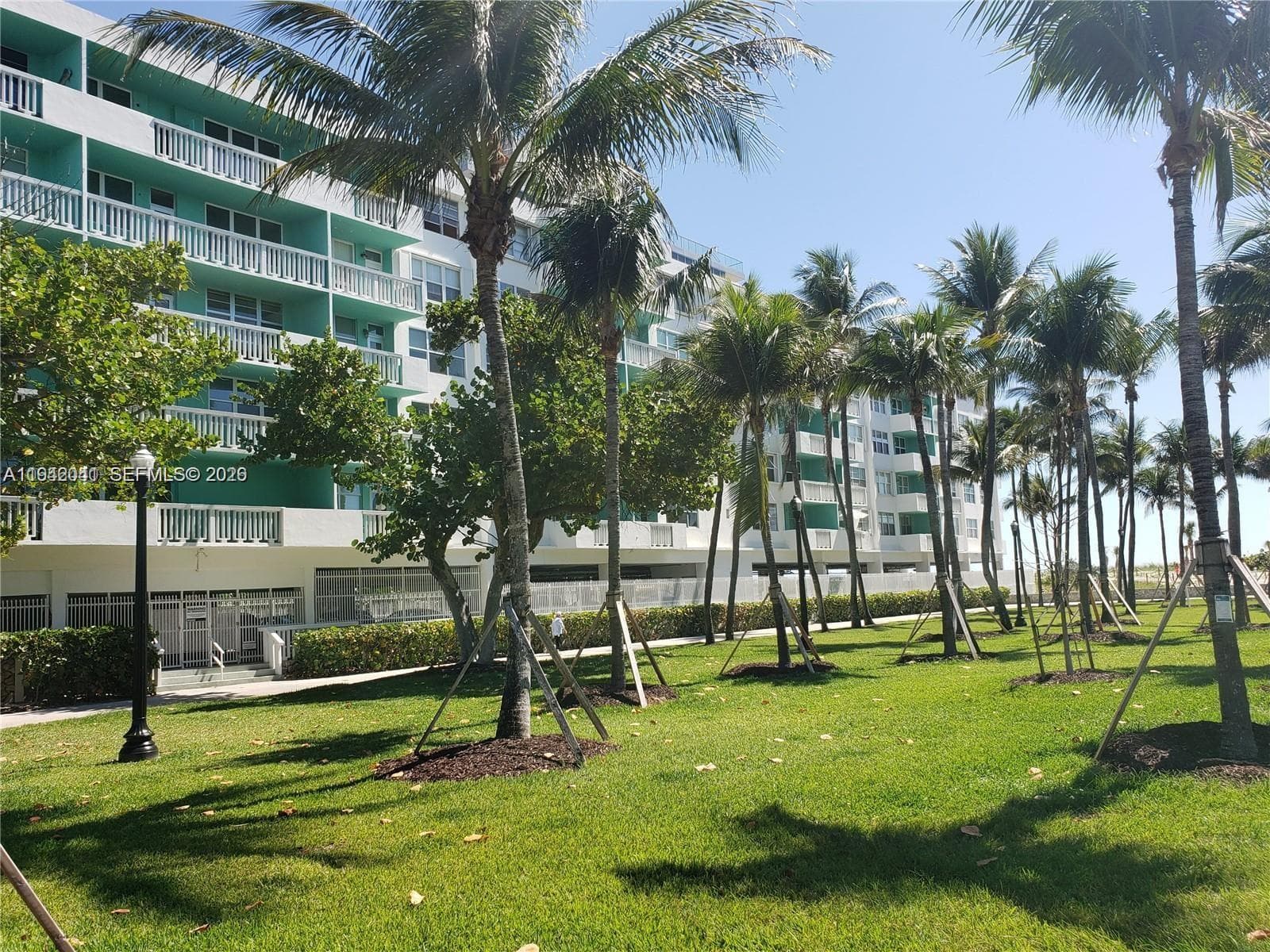 A11942041 — Miami Beach — 46