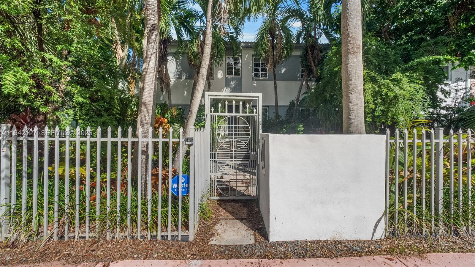 A11942127 — Miami Beach — 26