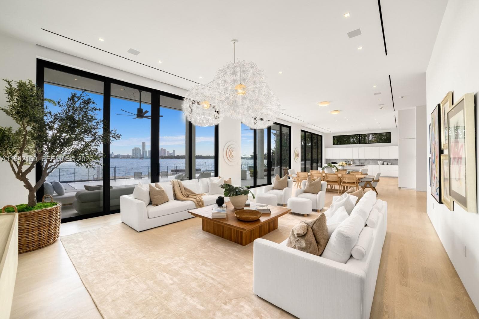 A11942169 — Miami Beach — 6