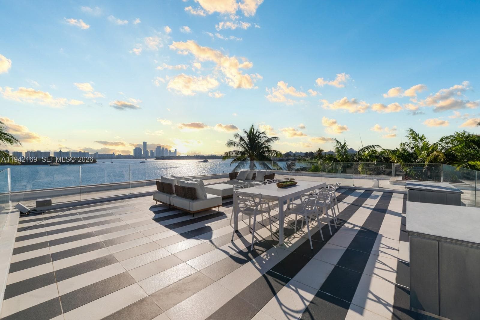 A11942169 — Miami Beach — 46