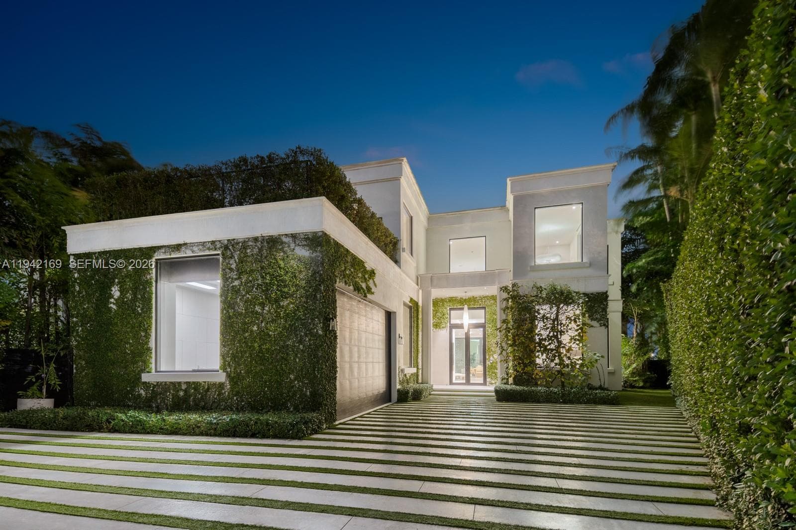 A11942169 — Miami Beach — 50