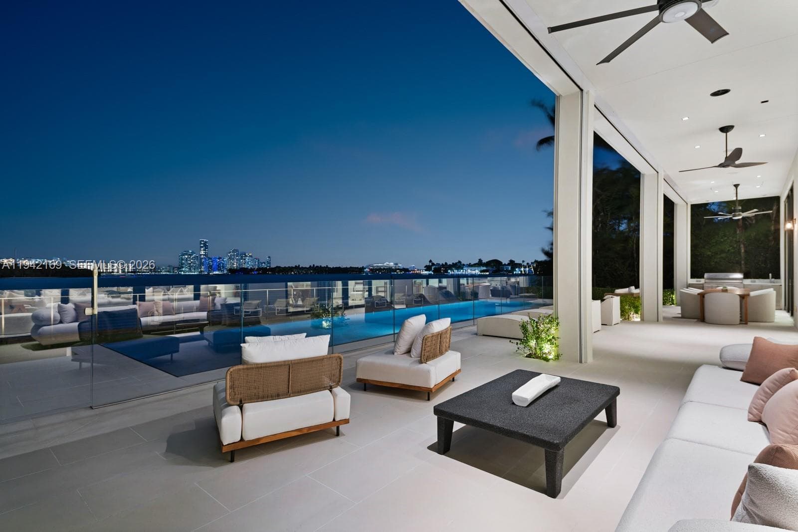 A11942169 — Miami Beach — 48