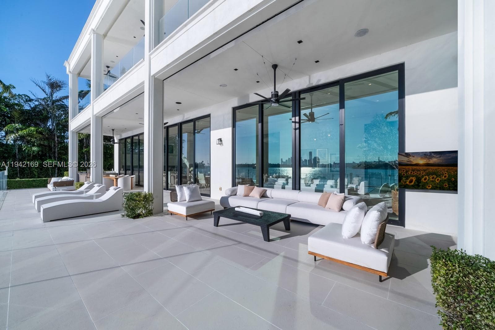 A11942169 — Miami Beach — 44