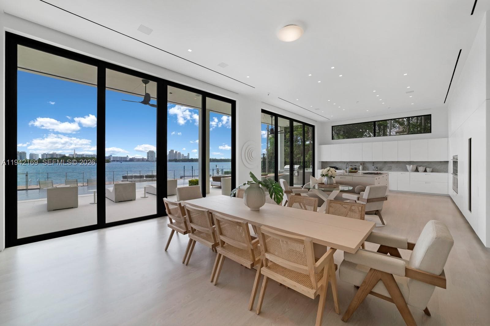 A11942169 — Miami Beach — 4