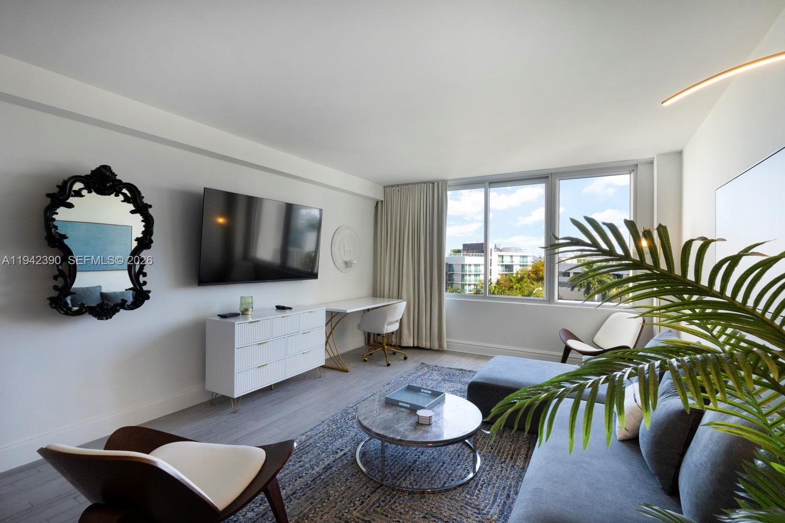 A11942390 — Miami Beach