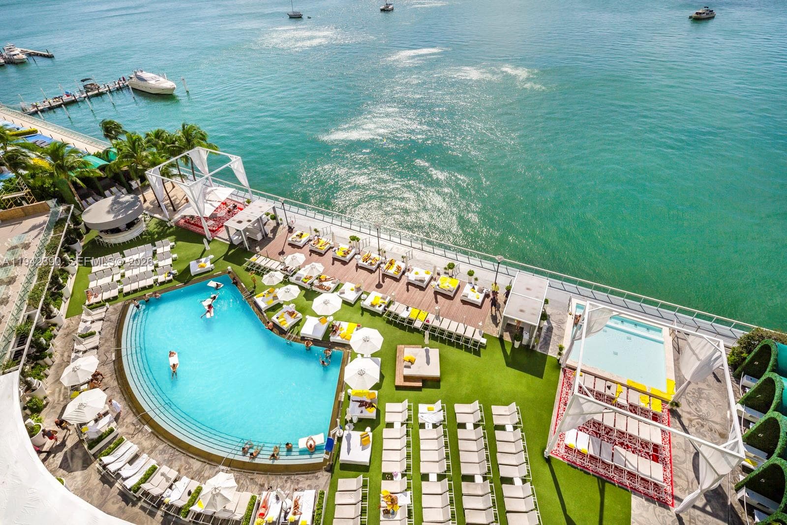 A11942390 — Miami Beach — 11