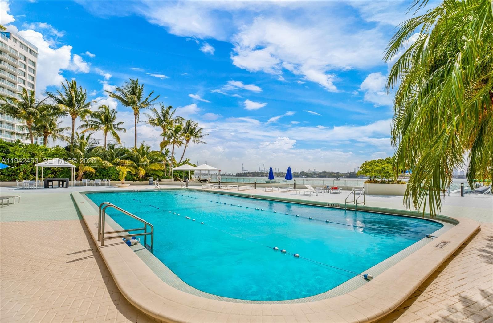 A11942463 — Miami Beach — 10