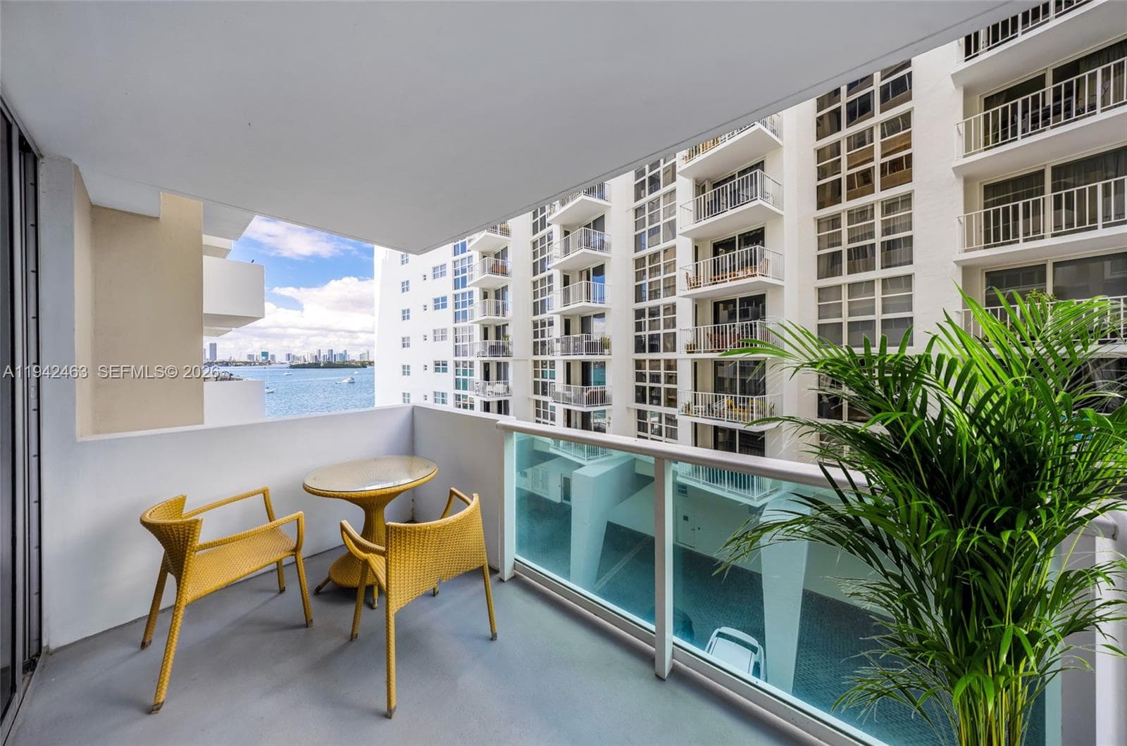 A11942463 — Miami Beach — 35