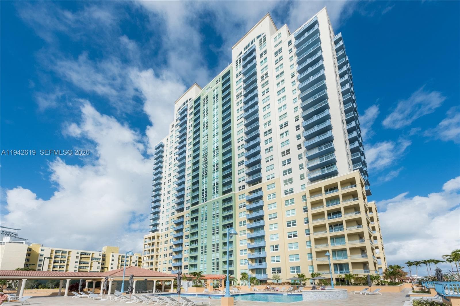 A11942619 — Miami Beach — 10